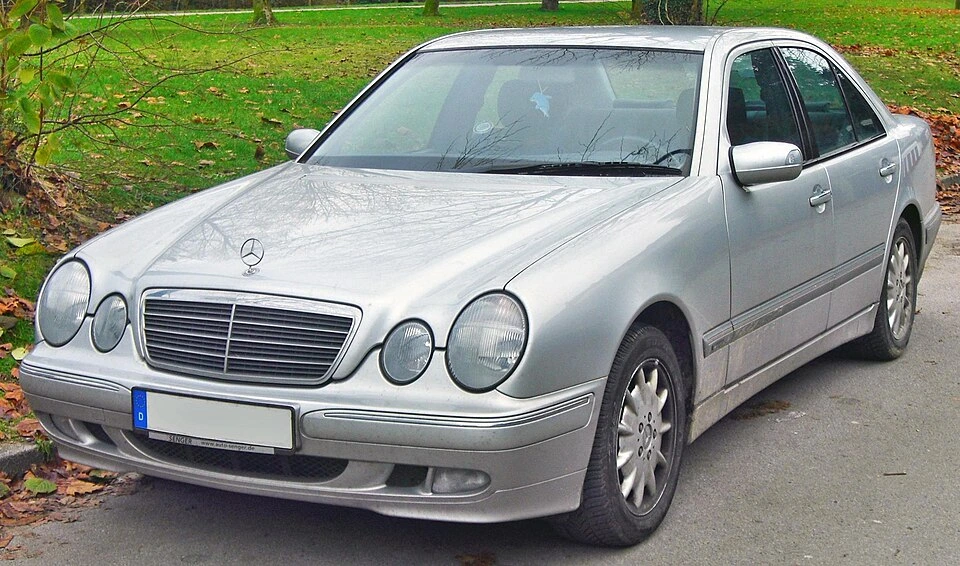 Avetik's Mercedes looked like this car